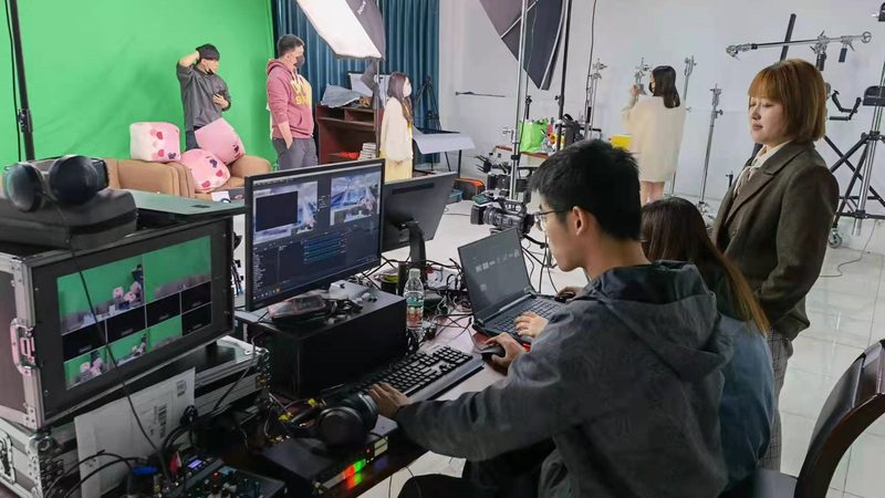 科技公司宣传片拍摄：材质选择的五大关键**